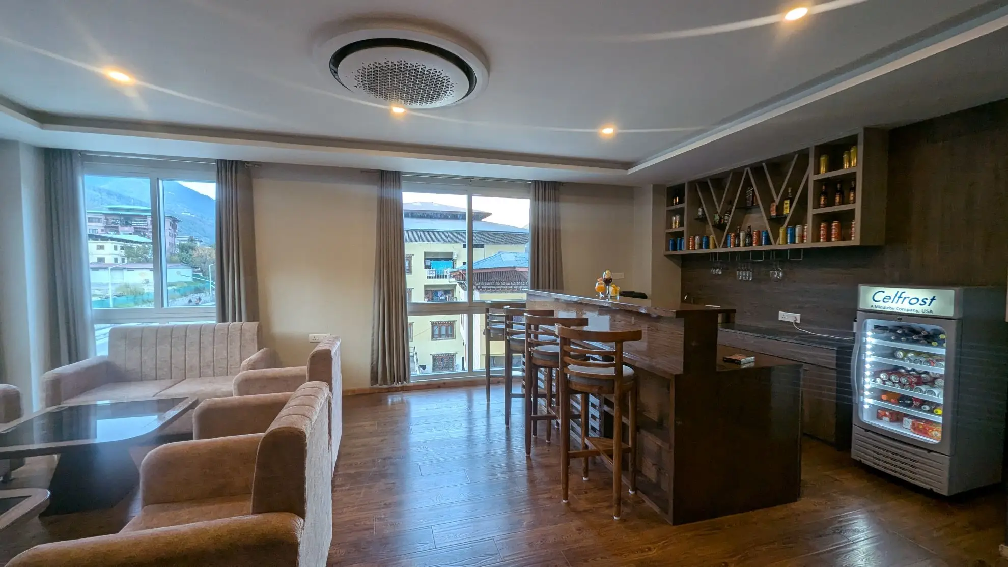 Restaurant & Bar gallery 3