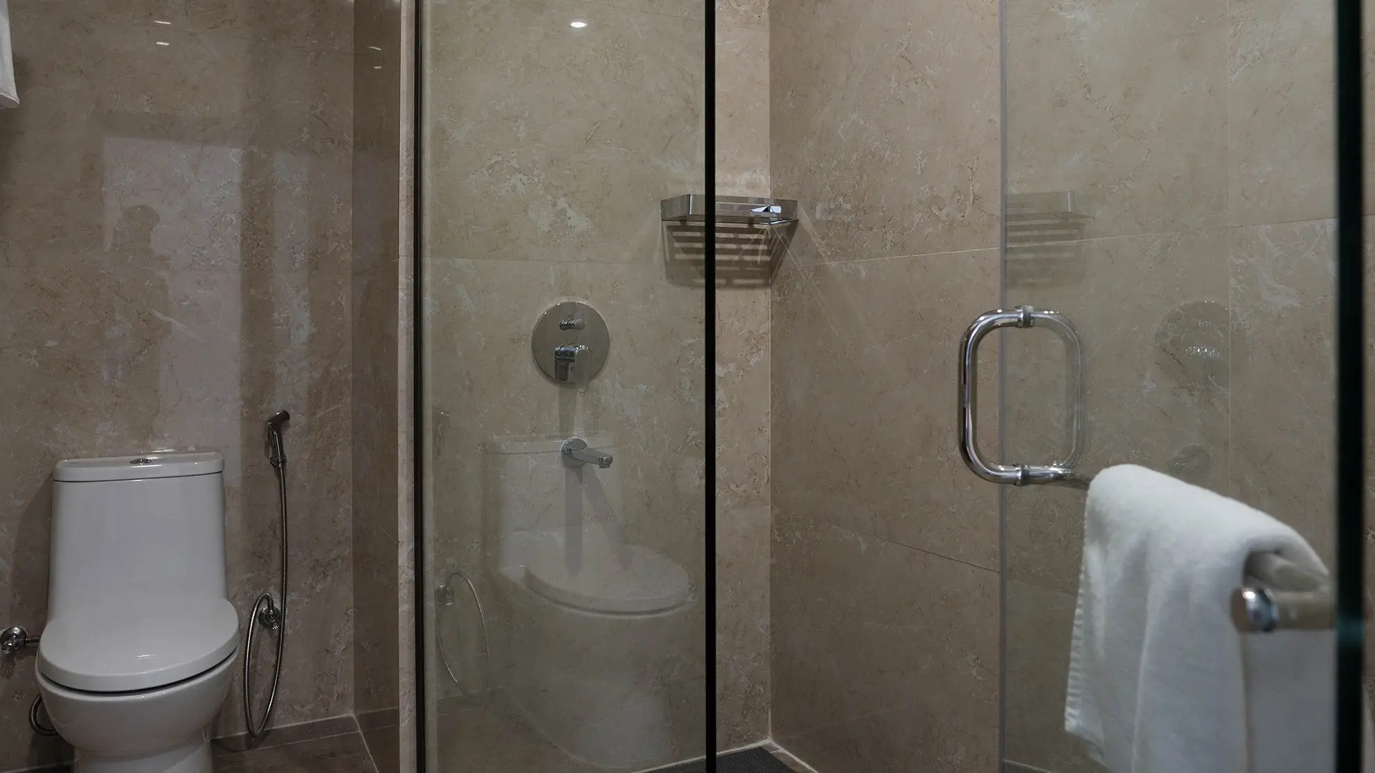 Deluxe room gallery photo 8